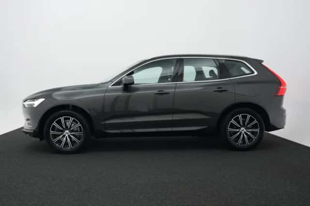 Volvo XC60 (2019) thumbnail 3