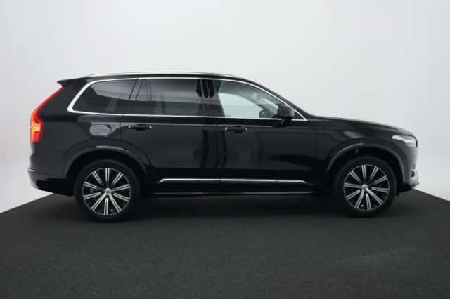 Volvo XC90 (2022) thumbnail 4