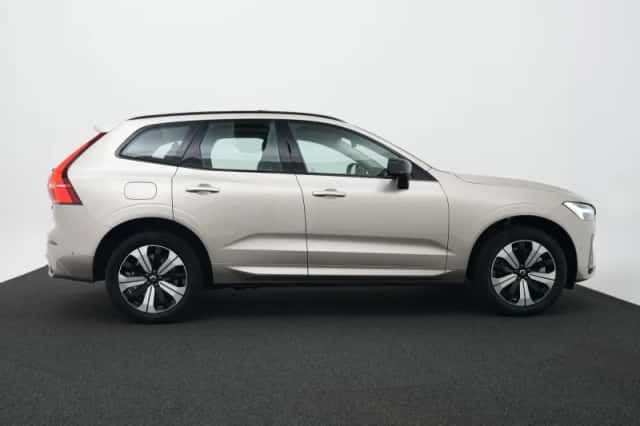 Volvo XC60 (2025) thumbnail 4