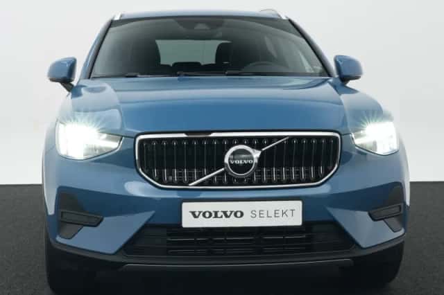 Volvo XC40 (2023) thumbnail 5