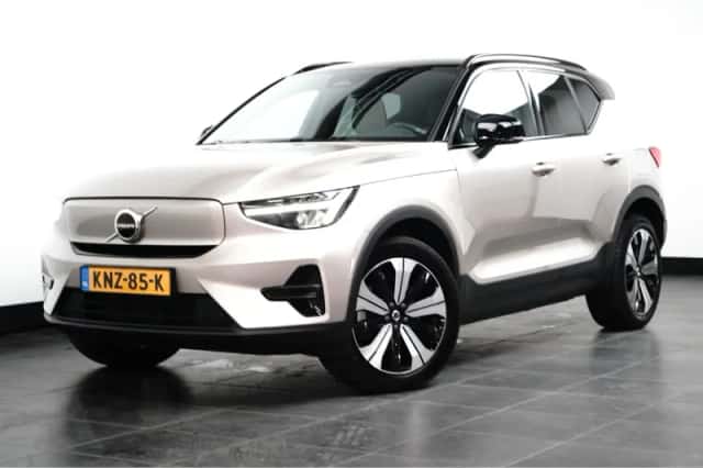 Volvo XC40 (2023) thumbnail 1