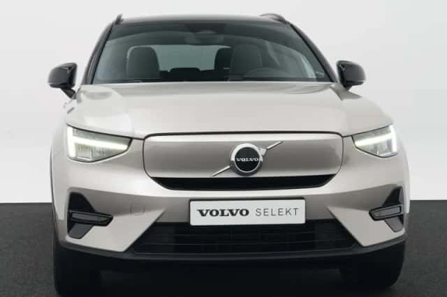 Volvo XC40 (2023) thumbnail 5