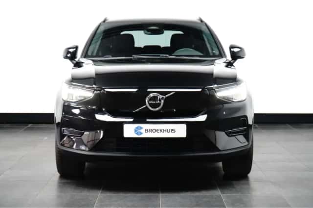 Volvo XC40 (2023) thumbnail 2