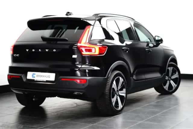 Volvo XC40 (2023) thumbnail 4
