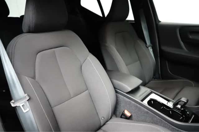 Volvo XC40 (2023) thumbnail 6