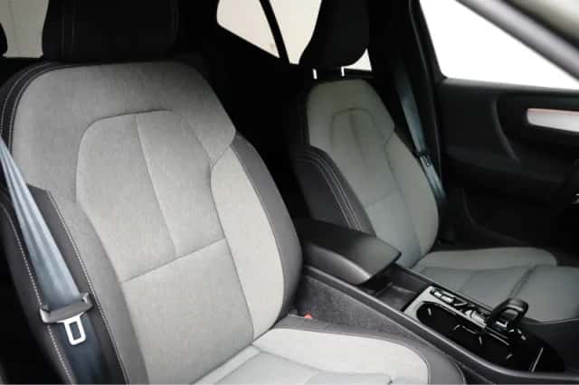 Volvo XC40 (2022) thumbnail 6