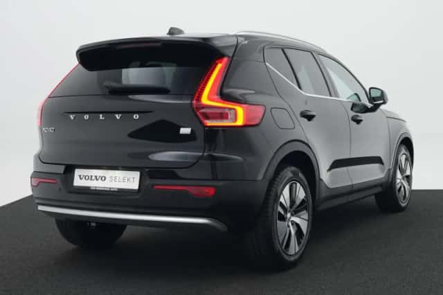 Volvo XC40 (2023) thumbnail 2