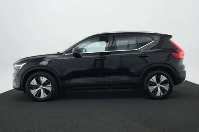 Volvo XC40 (2023) thumbnail 3