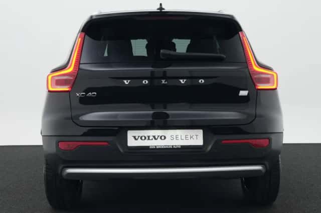 Volvo XC40 (2023) thumbnail 6