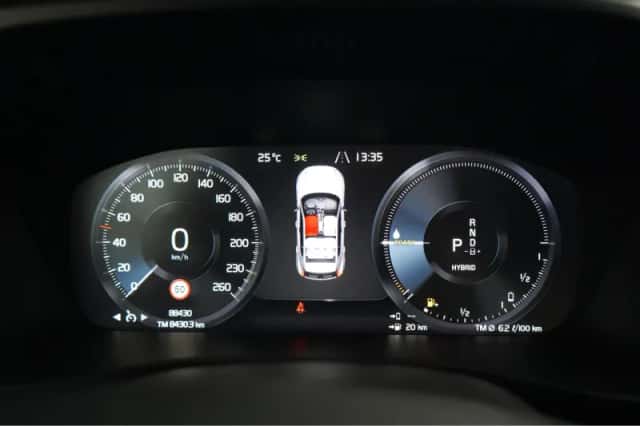 Volvo XC40 (2023) thumbnail 6