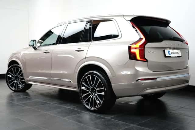 Volvo XC90 (2025) thumbnail 4