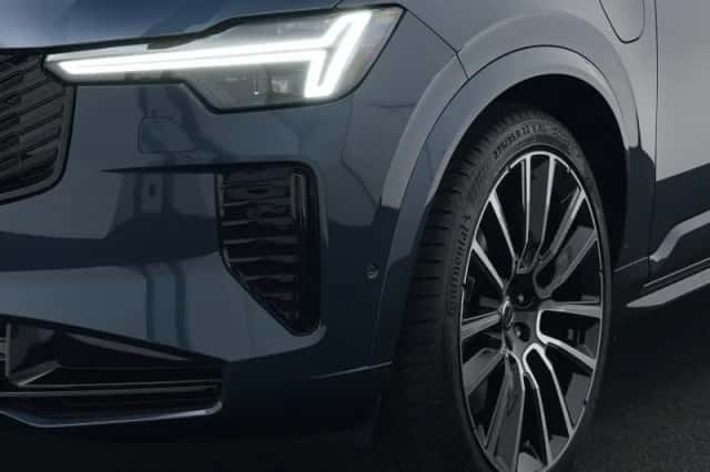 Volvo XC90 (2026) thumbnail 1