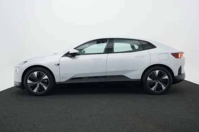 Polestar 4 (2025) thumbnail 3