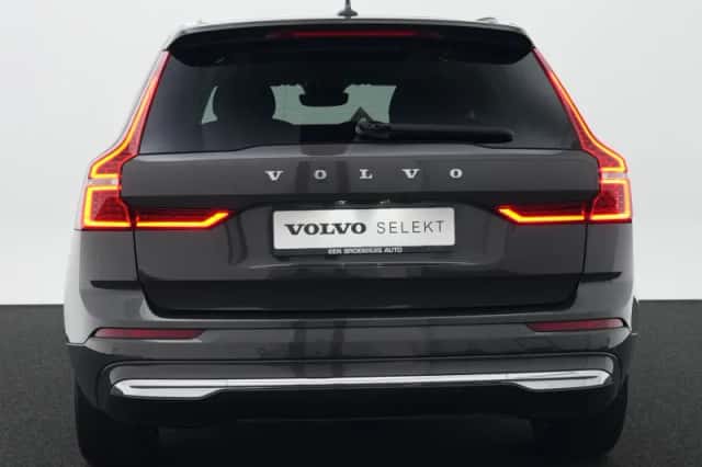 Volvo XC60 (2022) thumbnail 6