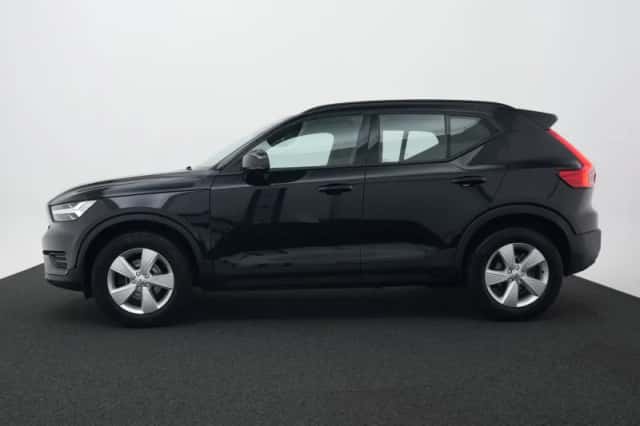 Volvo XC40 (2021) thumbnail 3
