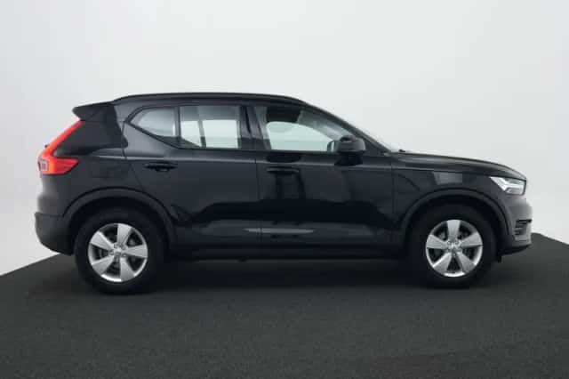 Volvo XC40 (2021) thumbnail 4