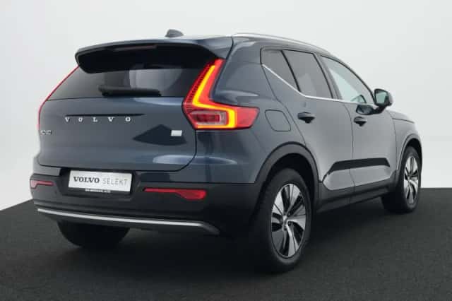 Volvo XC40 (2021) thumbnail 2