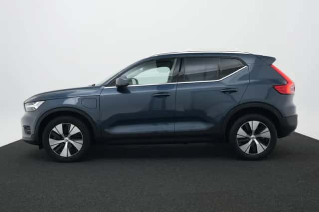 Volvo XC40 (2021) thumbnail 3