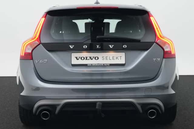 Volvo V60 (2016) thumbnail 6