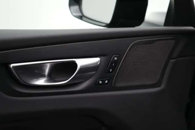 Volvo XC60 (2026) thumbnail 2