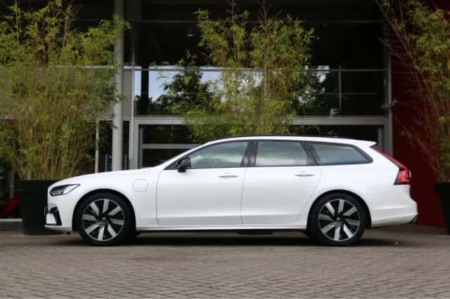 Volvo V90 (2024) thumbnail 3