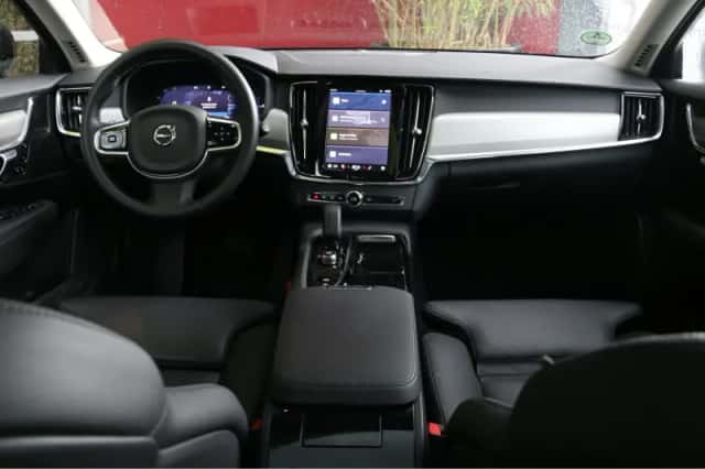Volvo V90 (2024) thumbnail 4