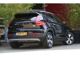 Volvo XC40 (2020) thumbnail 2