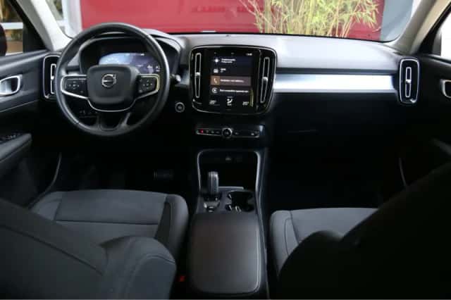 Volvo XC40 (2020) thumbnail 3