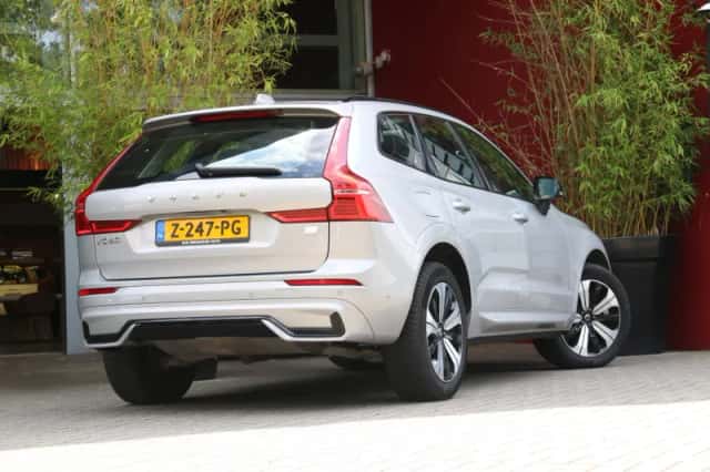 Volvo XC60 (2024) thumbnail 2