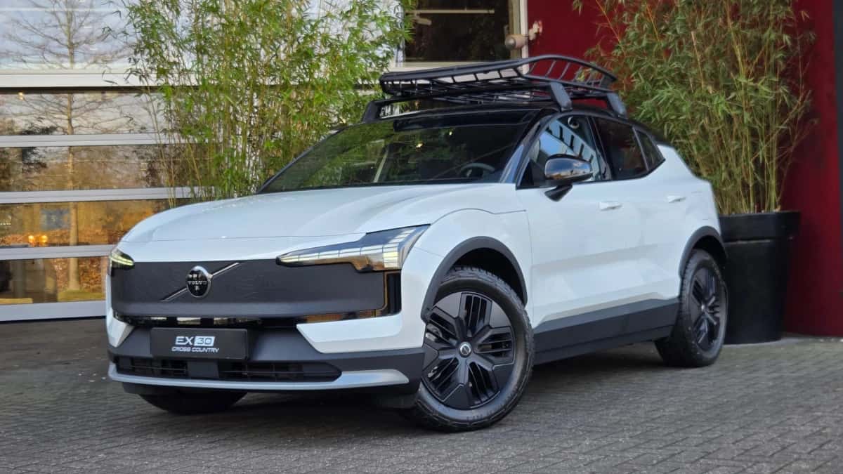 Volvo EX30 (2026) — foto 1