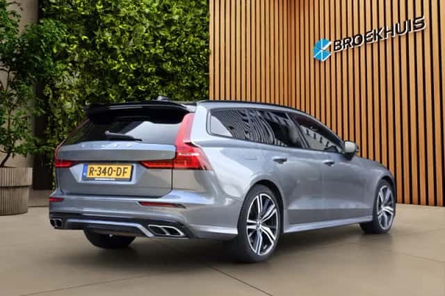 Volvo V60 (2021) thumbnail 2