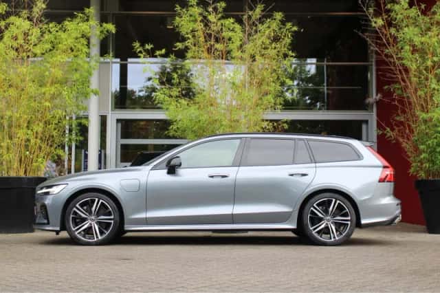 Volvo V60 (2021) thumbnail 4