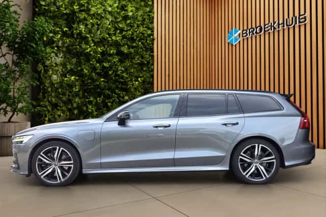 Volvo V60 (2021) thumbnail 4