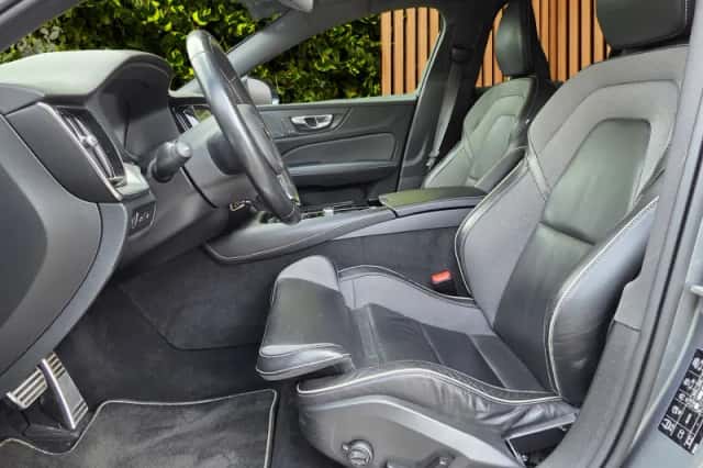Volvo V60 (2021) thumbnail 5
