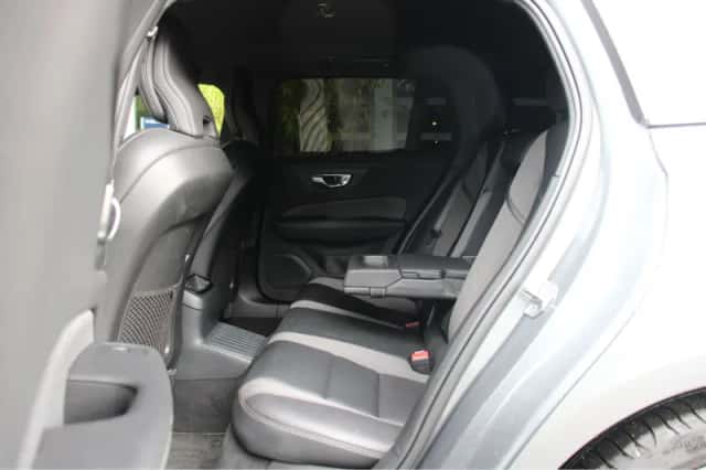 Volvo V60 (2021) thumbnail 6