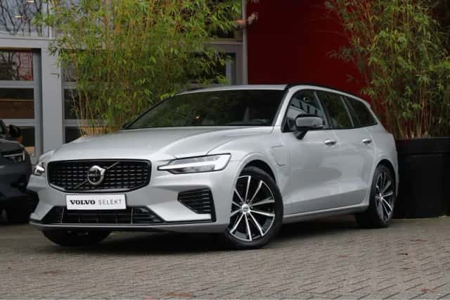 Volvo V60 (2024) thumbnail 1
