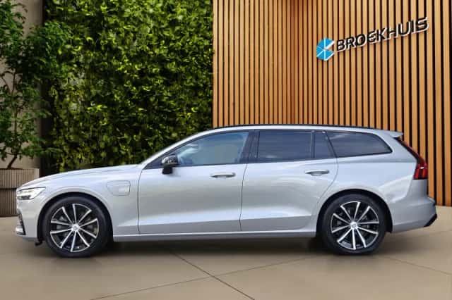 Volvo V60 (2024) thumbnail 4