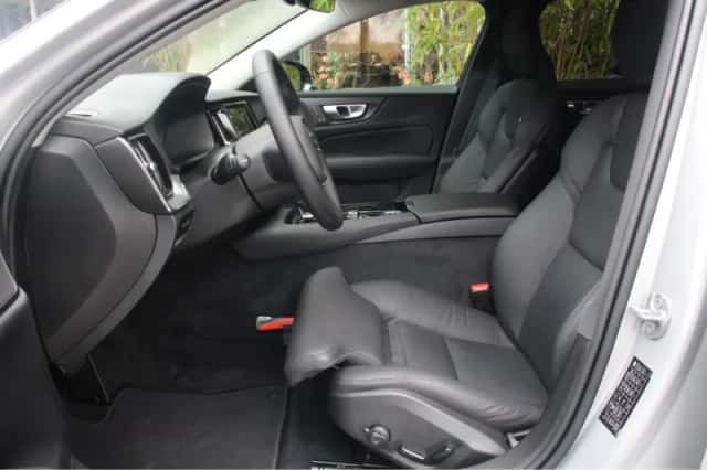 Volvo V60 (2024) thumbnail 5