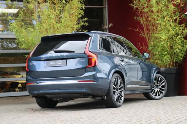 Volvo XC90 (2025) thumbnail 2
