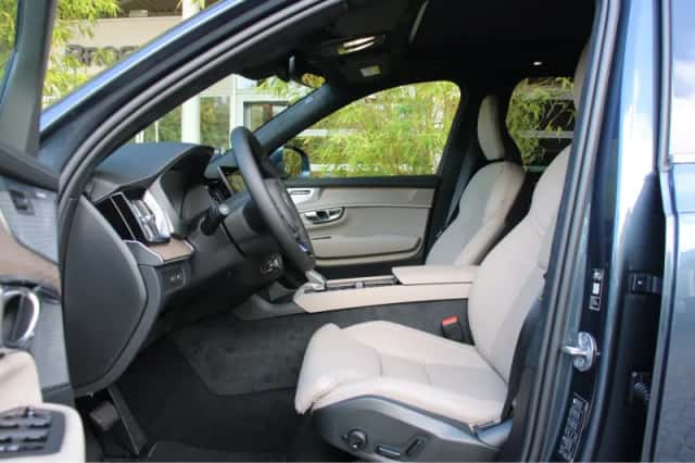 Volvo XC90 (2025) thumbnail 5