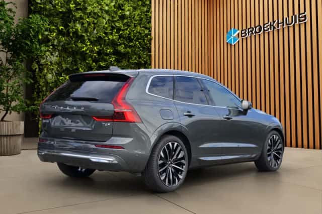 Volvo XC60 (2025) thumbnail 2