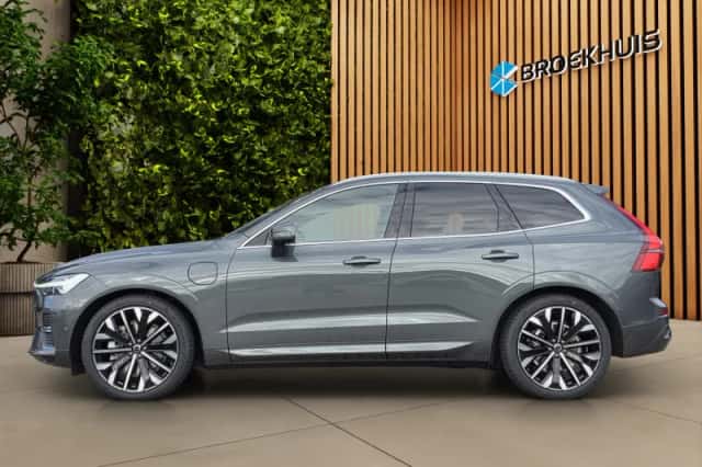 Volvo XC60 (2025) thumbnail 3