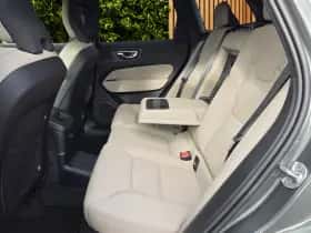 Volvo XC60 (2025) thumbnail 7
