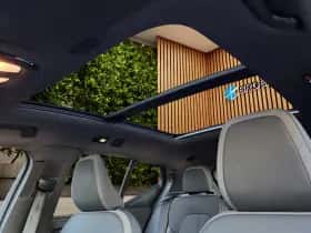 Volvo EX40 (2025) thumbnail 6