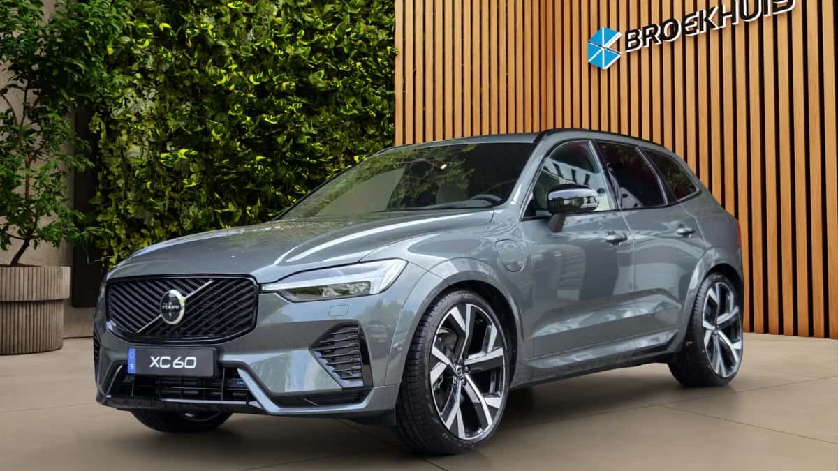 Volvo XC60 (2026) — foto 1