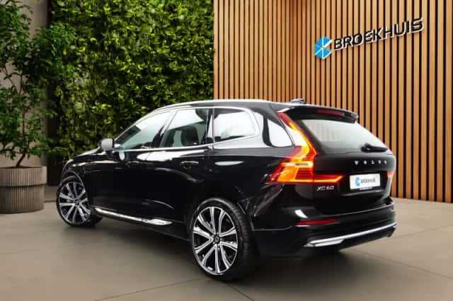 Volvo XC60 (2024) thumbnail 2