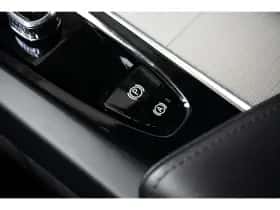 Volvo XC60 (2024) thumbnail 16