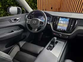 Volvo XC60 (2025) thumbnail 3