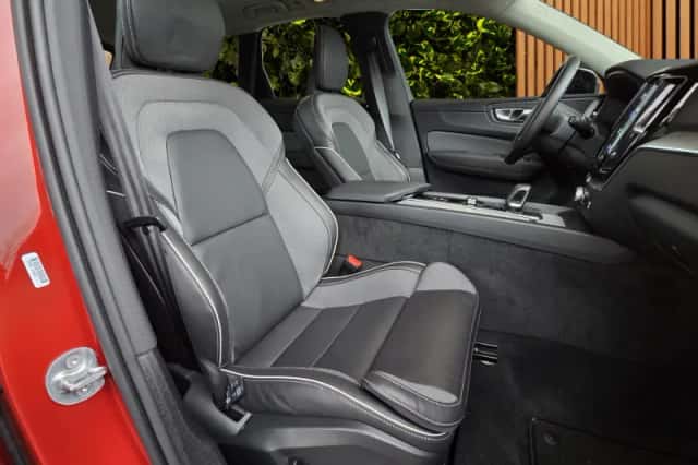 Volvo XC60 (2025) thumbnail 5