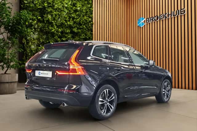 Volvo XC60 (2021) thumbnail 2